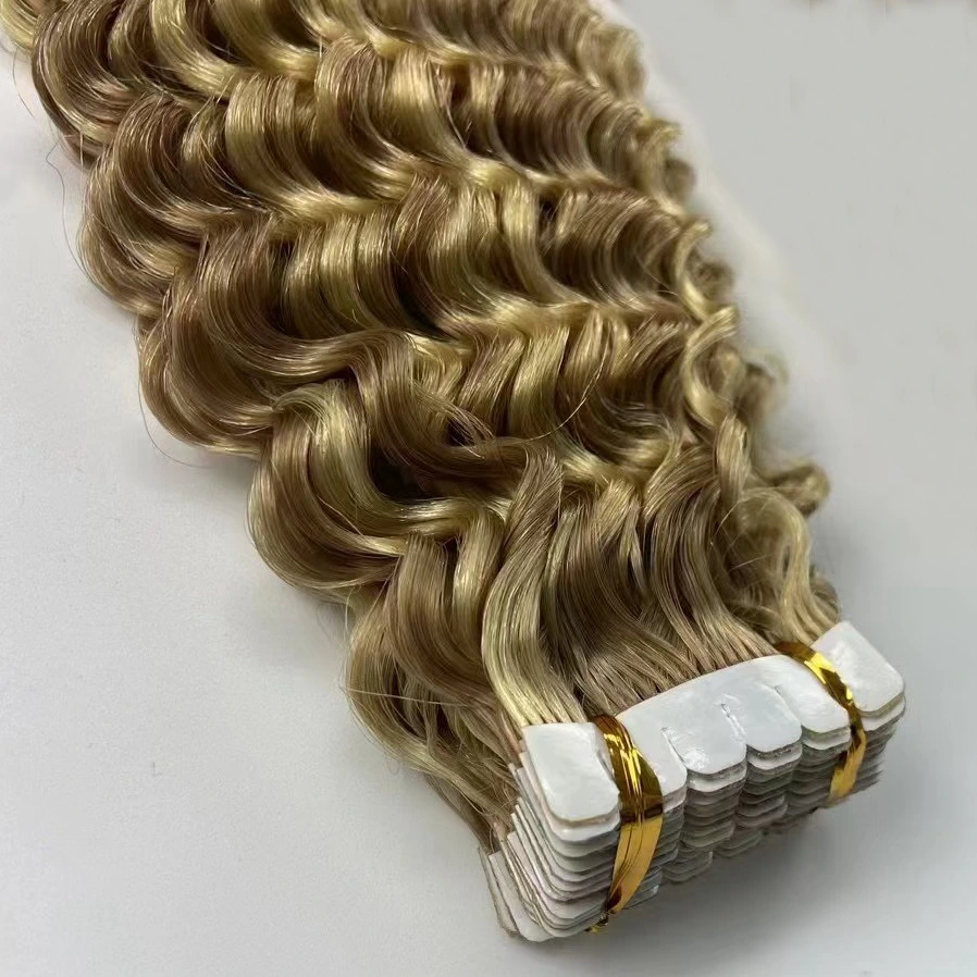 Bande bouclée dans les extensions de cheveux